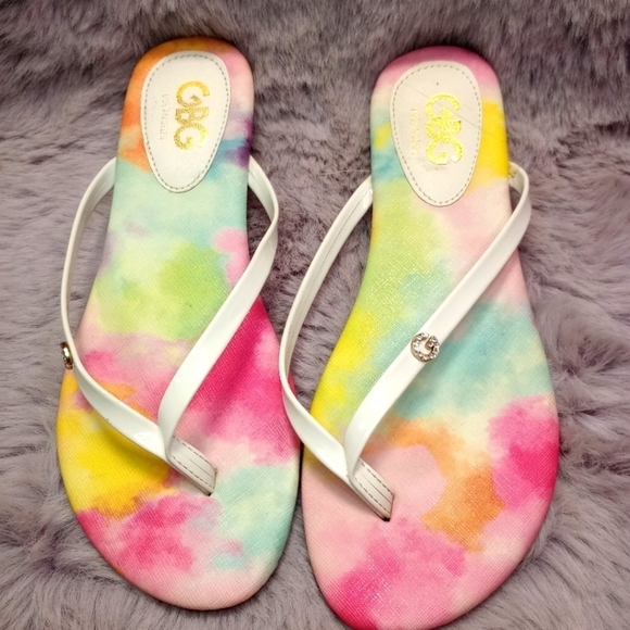 GUESS GBG Los Angeles pastel & white thong style flip flop sandals sz 8 - Picture 1 of 7
